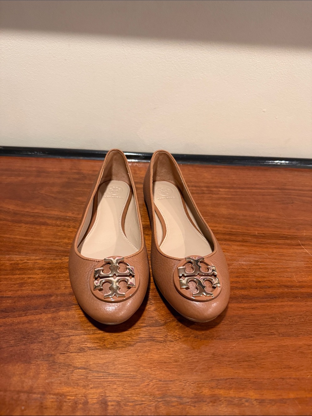 Tory Burch Tan Leather Logo Ballet Flats - Size7